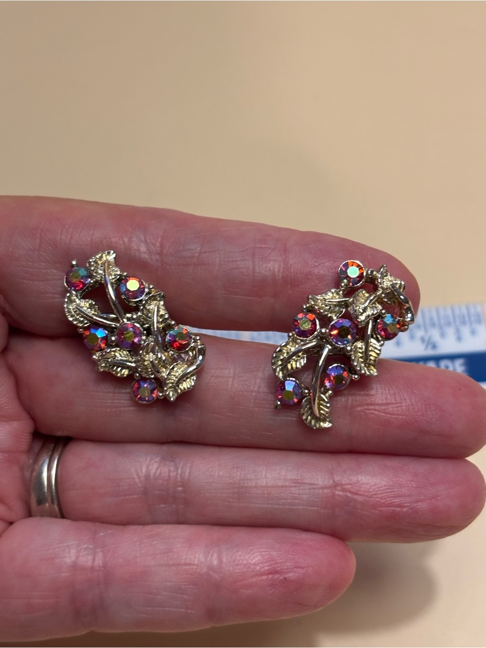 Vintage STAR Crystal Leaf Screwback Earrings 1”